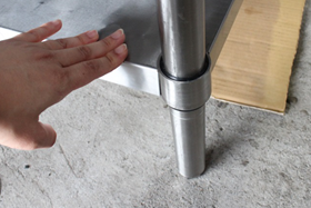 ⑩底板をストッパーに、はめてください。